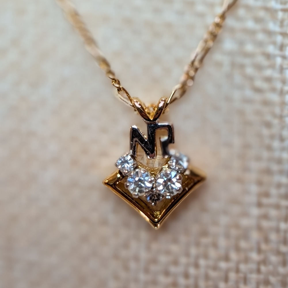 Nina Ricci Gold Plated Initial Pendant Necklace NWOT - Picture 3 of 4